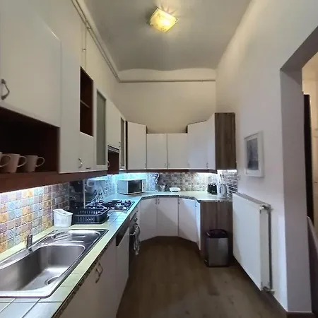 Park Danubes View Market Apartment *