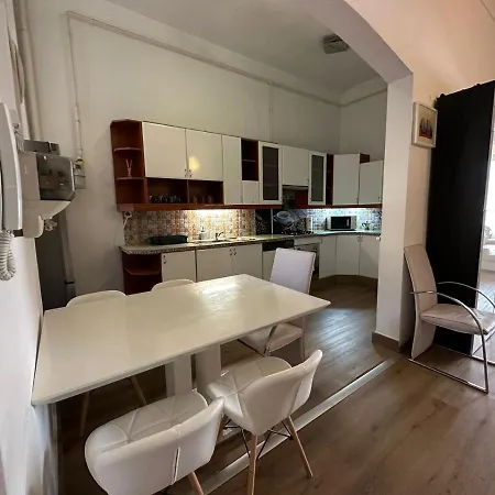 Apartment Park Danubes View Market