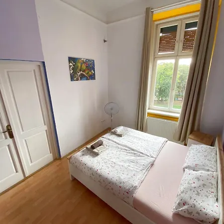 Park Danubes View Market Apartment *