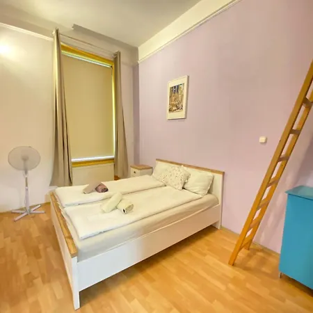Park Danubes View Market Apartment *