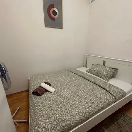 Park Danubes View Market * Boedapest