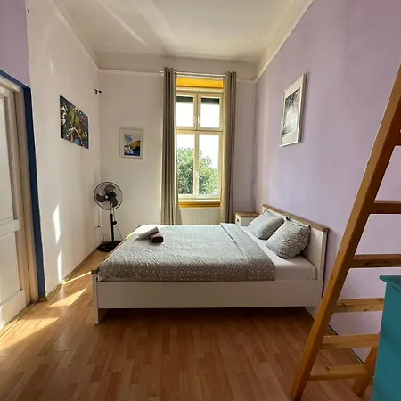 Park Danubes View Market ブダペスト